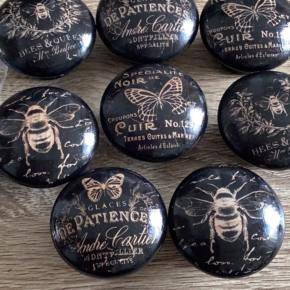 Hand painted wooden pull knobs - Picture 2 of 4
